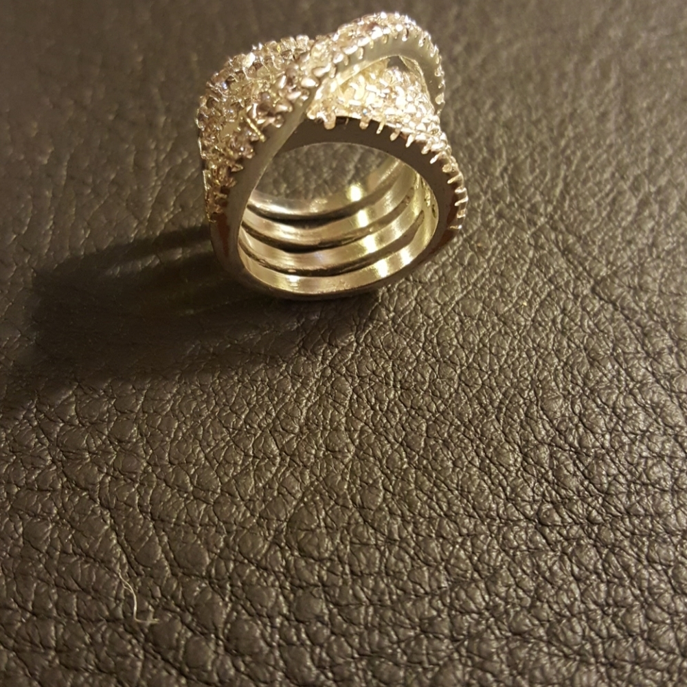 Ring - Picture 2 of 5